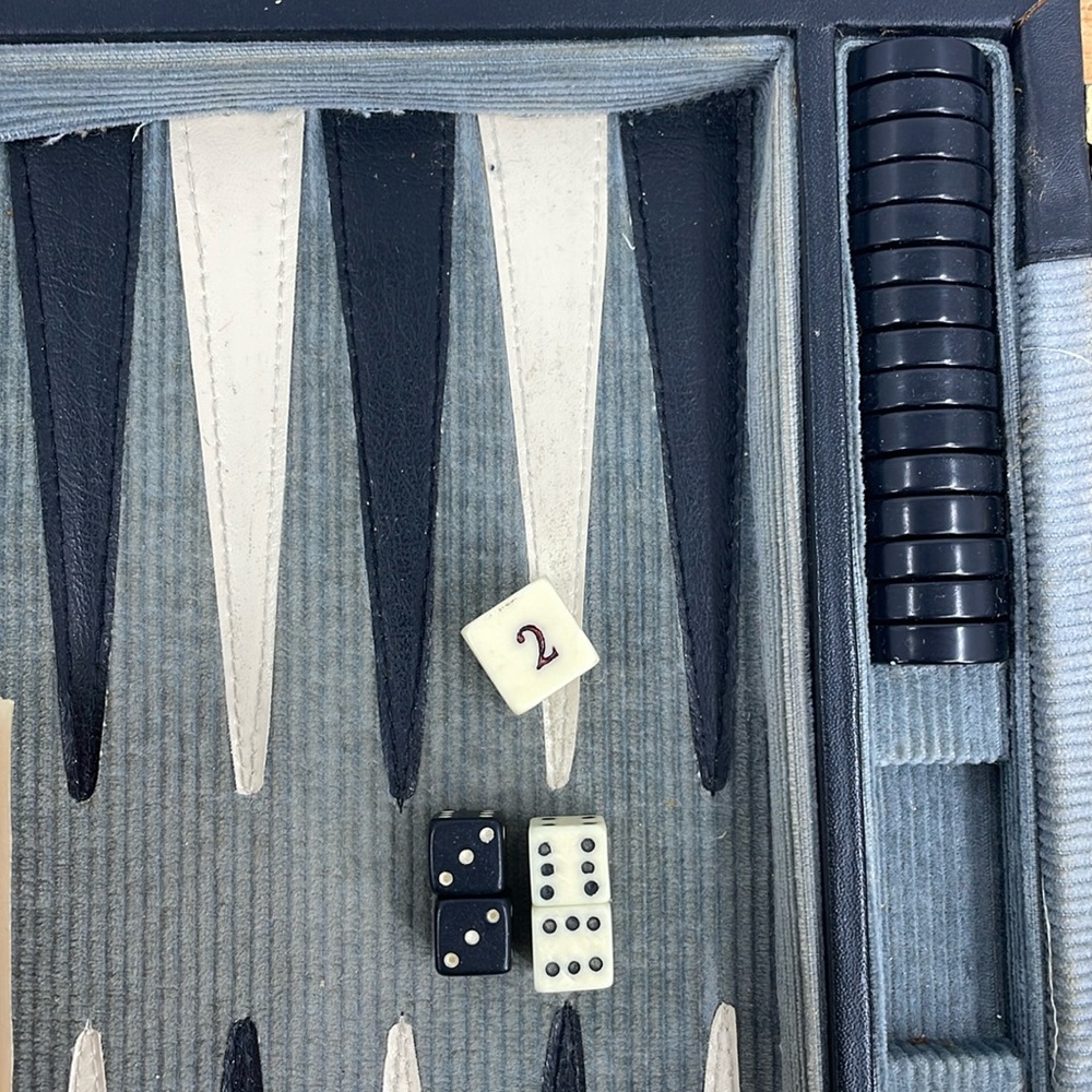 Vintage 60’s Backgammon Set Complete with Corduroy Case & instructions - Picture 4 of 11